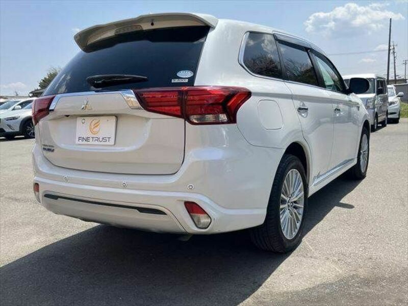 OUTLANDER PHEV-14