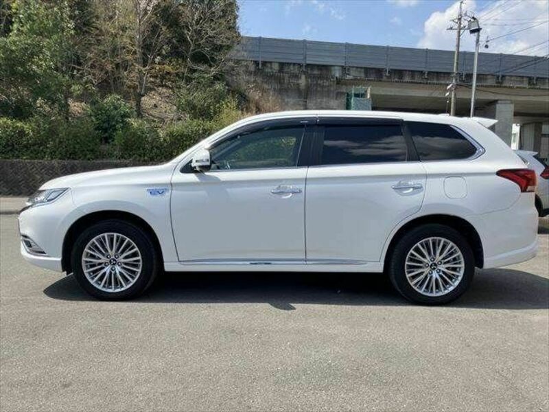 OUTLANDER PHEV-17