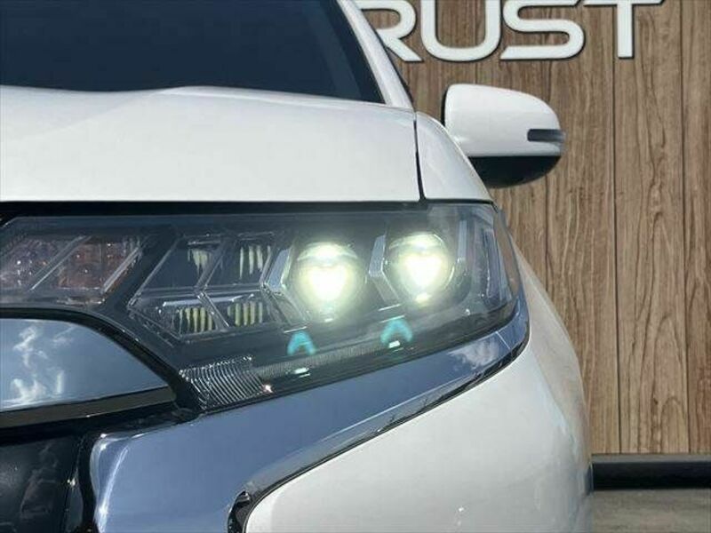 OUTLANDER PHEV-29