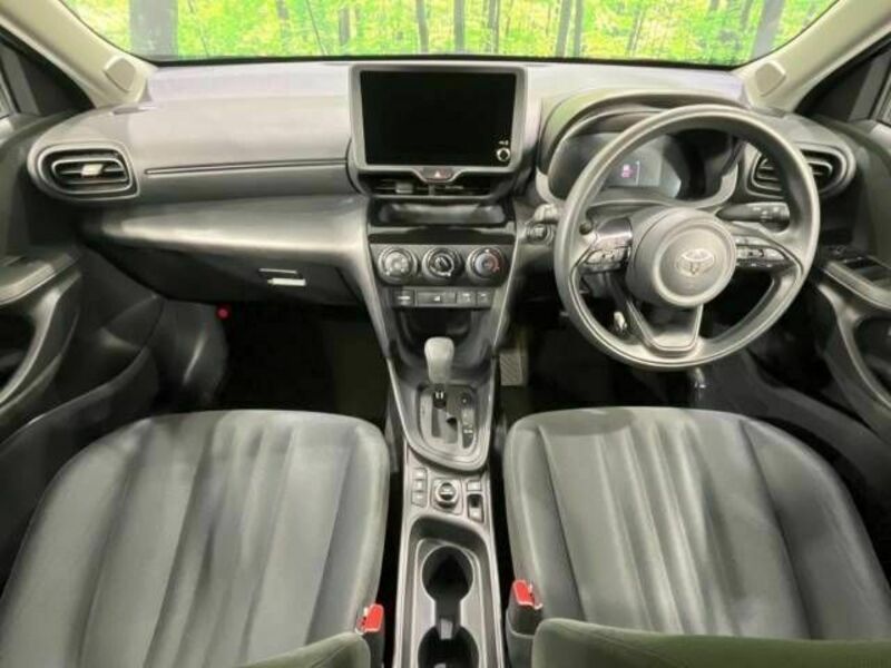 YARIS CROSS-1