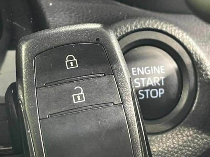 YARIS CROSS-7