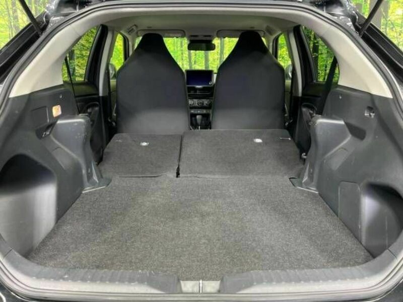 YARIS CROSS-10