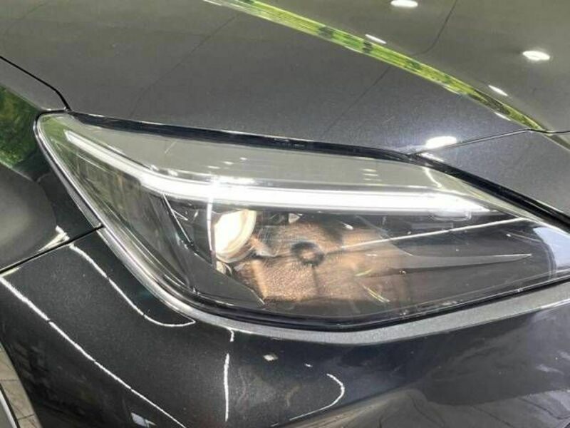 YARIS CROSS-12