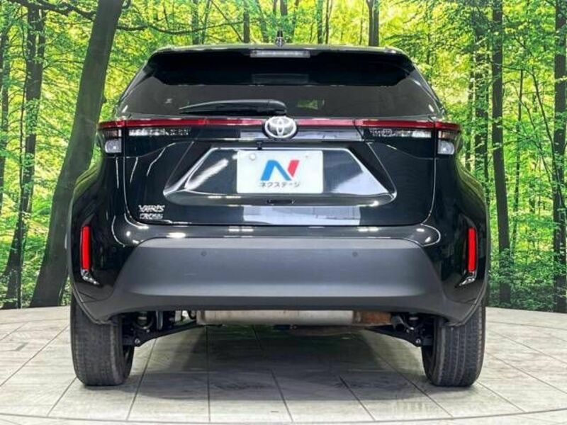 YARIS CROSS-15