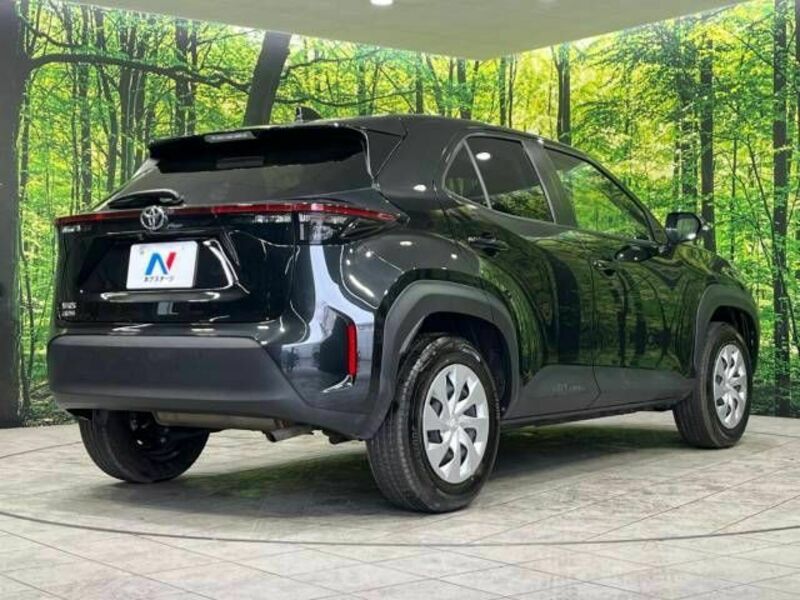 YARIS CROSS-17