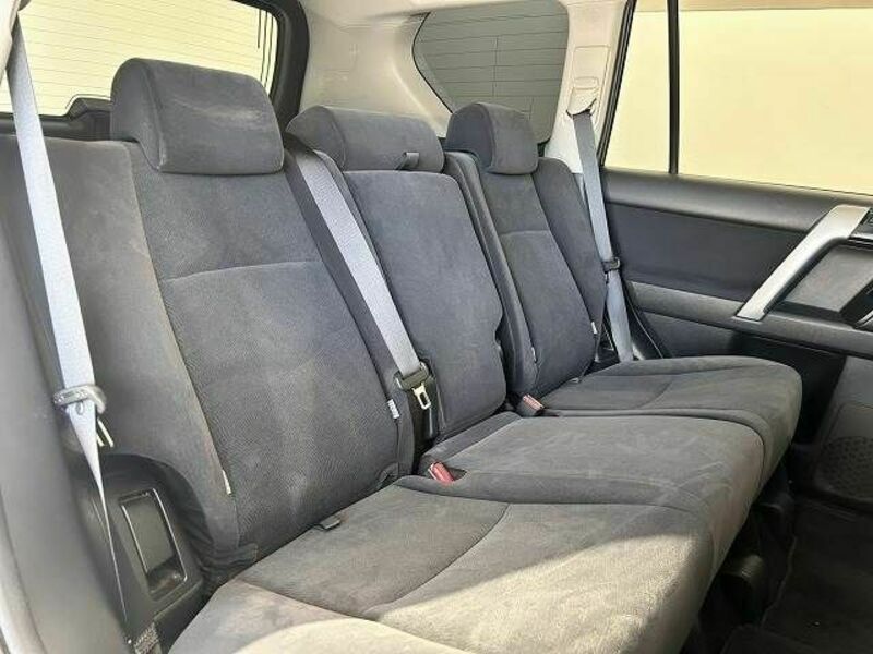 LAND CRUISER PRADO-9