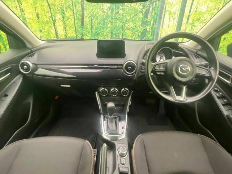 MAZDA2-1