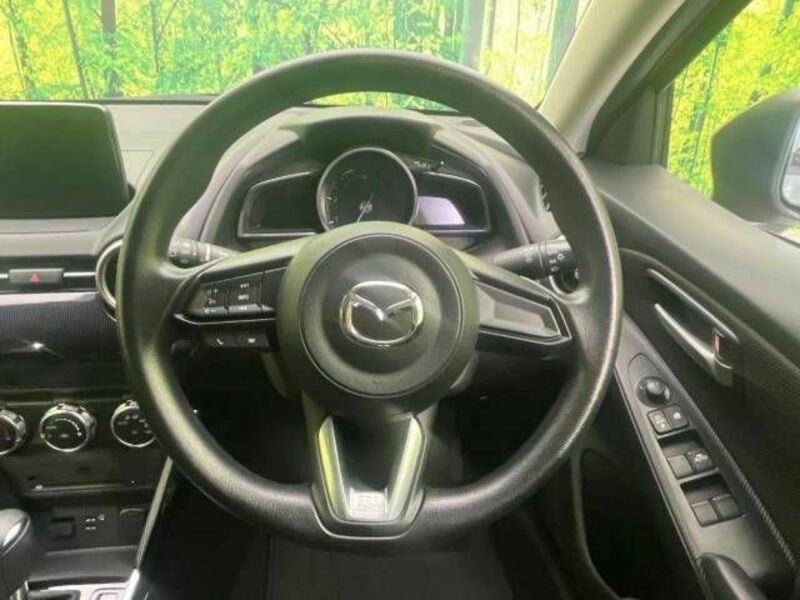 MAZDA2-11