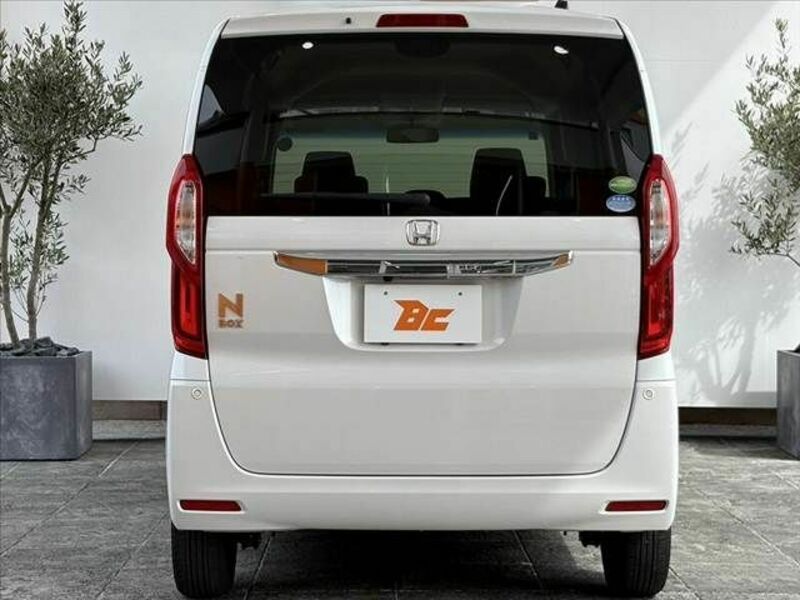 N BOX