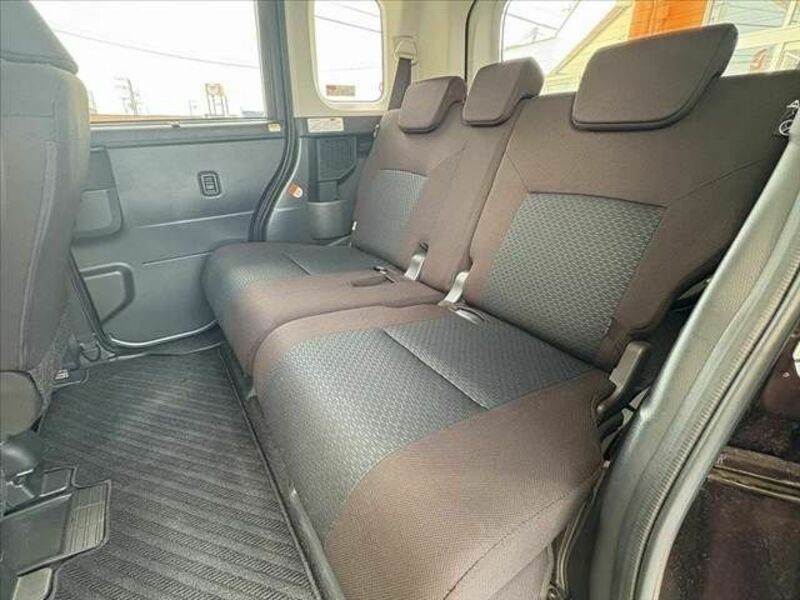 ROOMY-18