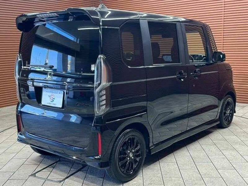 N BOX CUSTOM