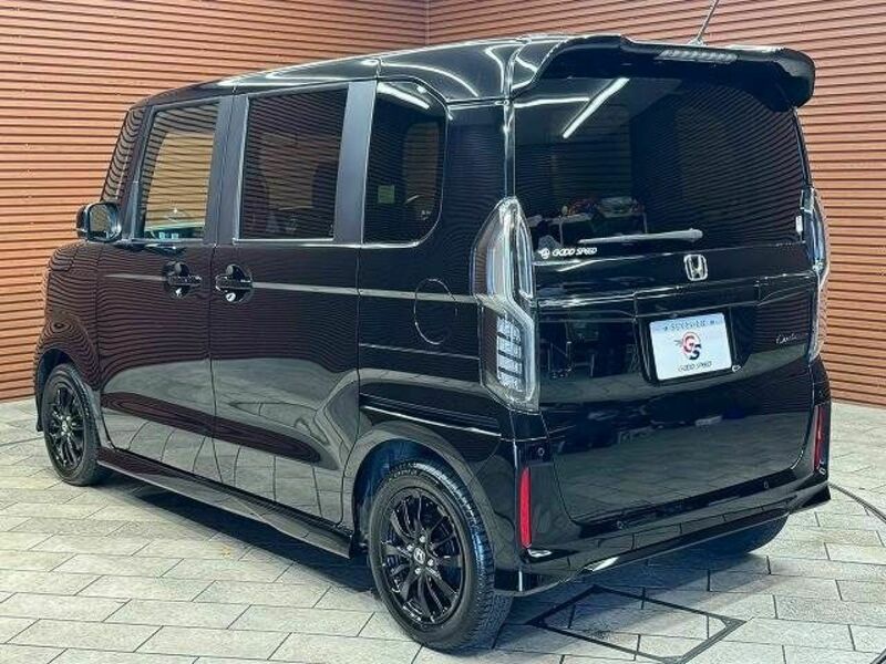 N BOX CUSTOM