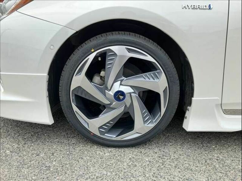 PRIUS-8