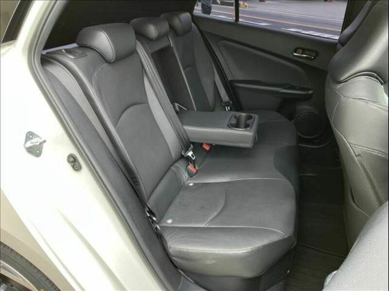 PRIUS-12