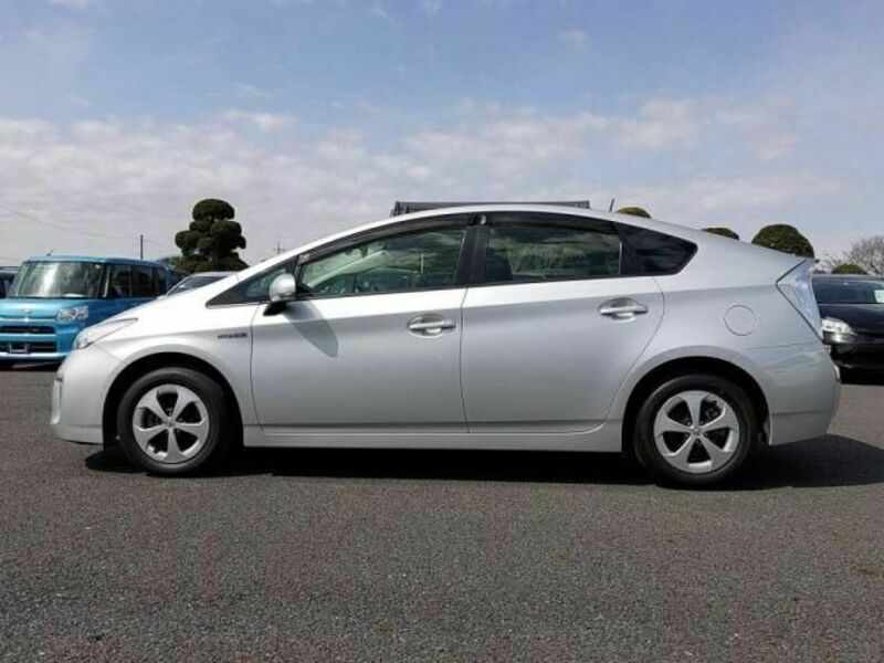 PRIUS-11