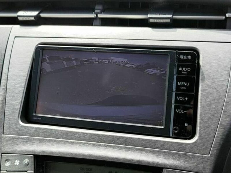 PRIUS-16