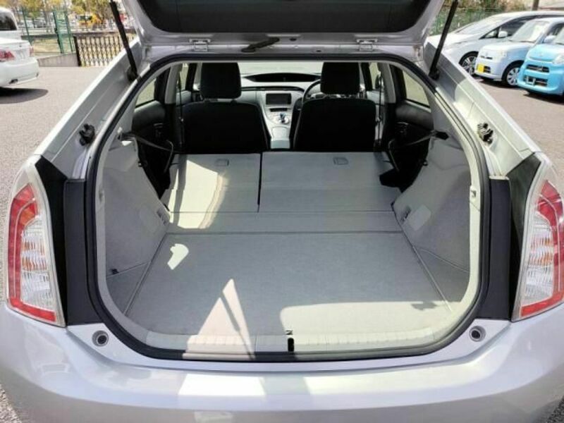 PRIUS-26