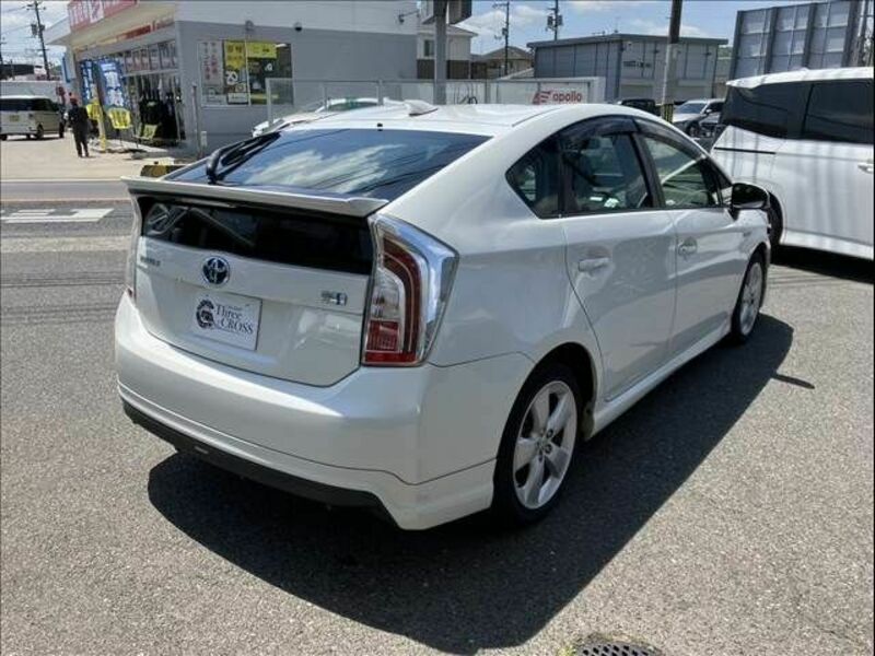 PRIUS-4