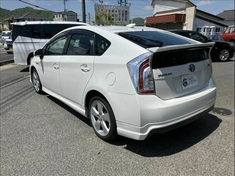 PRIUS-6