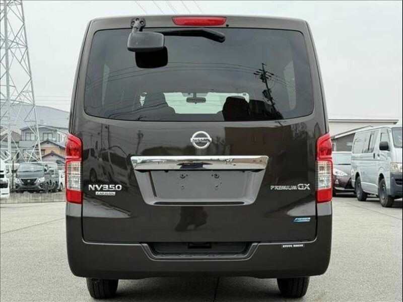 NV350 CARAVAN-2