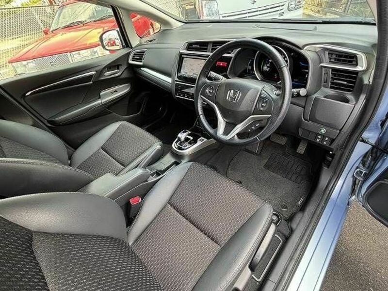 FIT HYBRID-26