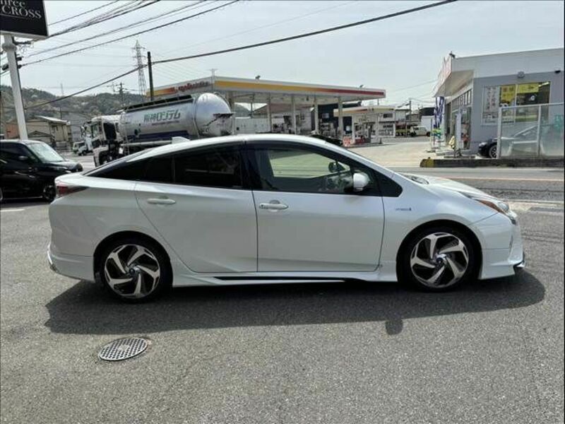 PRIUS-3
