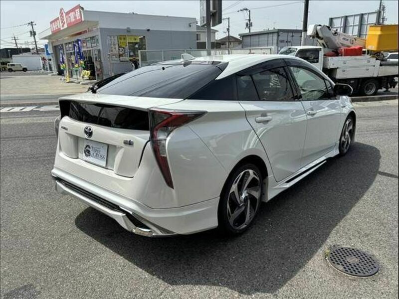 PRIUS-4