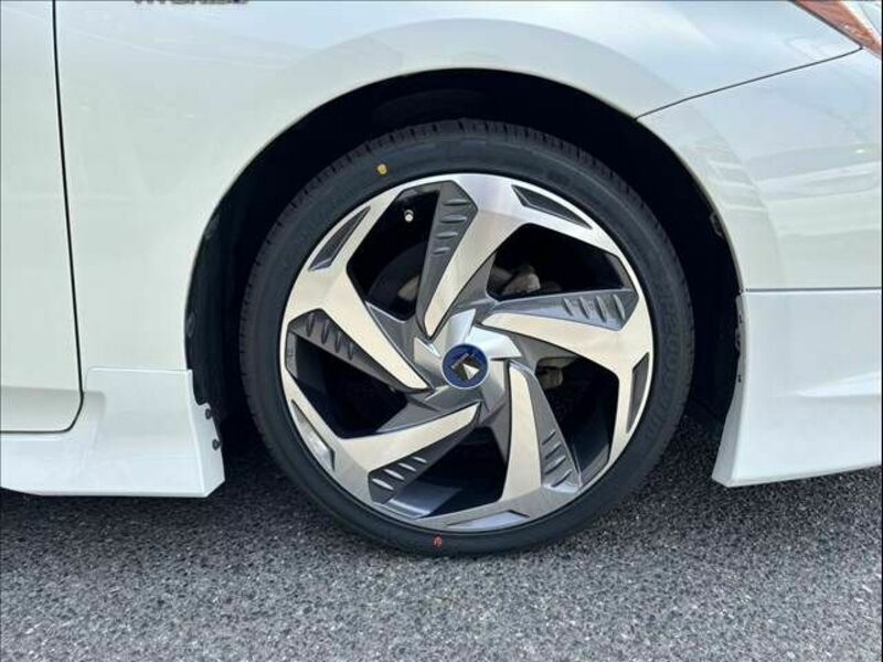PRIUS-11