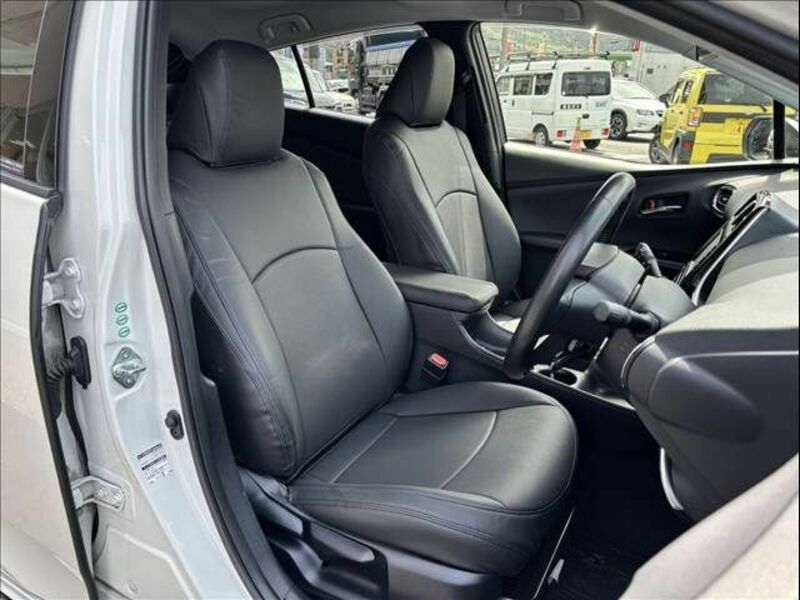 PRIUS-12