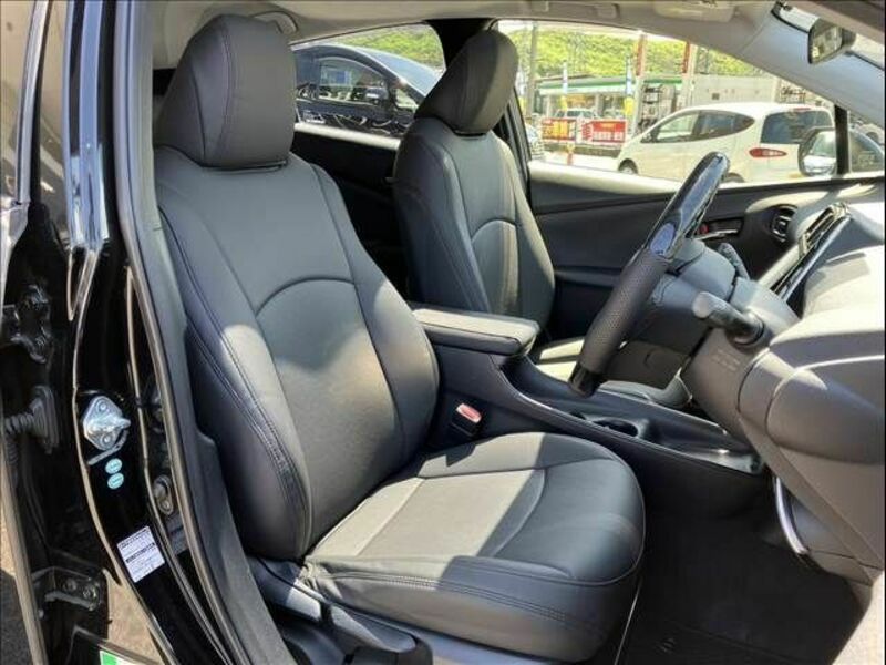 PRIUS-12