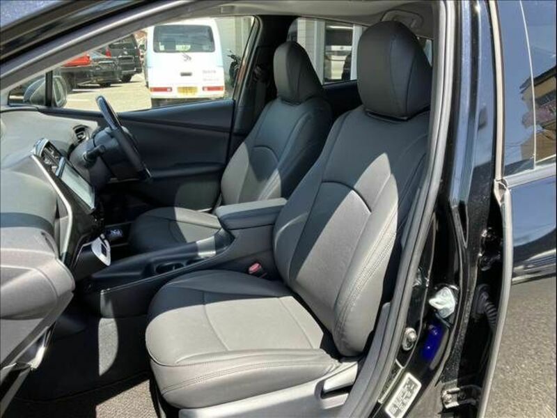PRIUS-13