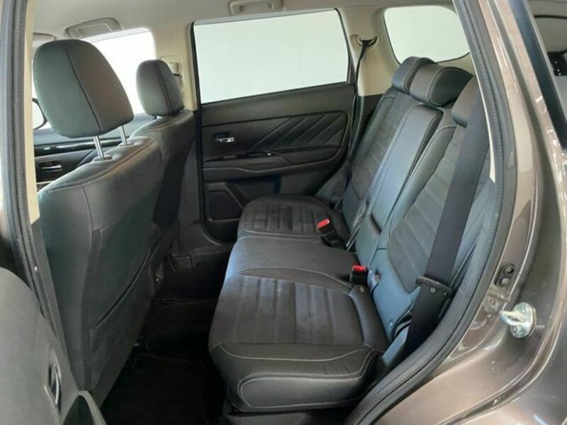 OUTLANDER PHEV-7