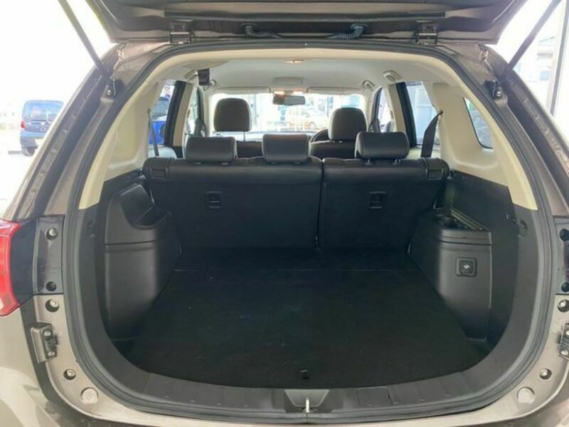 OUTLANDER PHEV-8