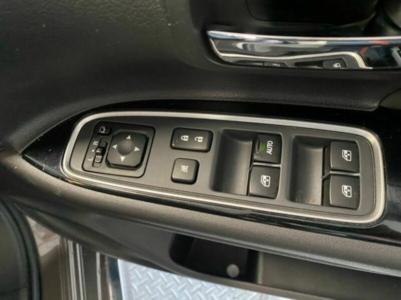 OUTLANDER PHEV-14