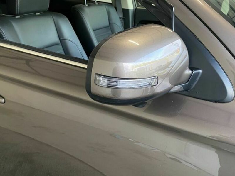 OUTLANDER PHEV-23