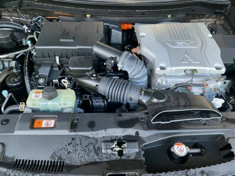 OUTLANDER PHEV-27