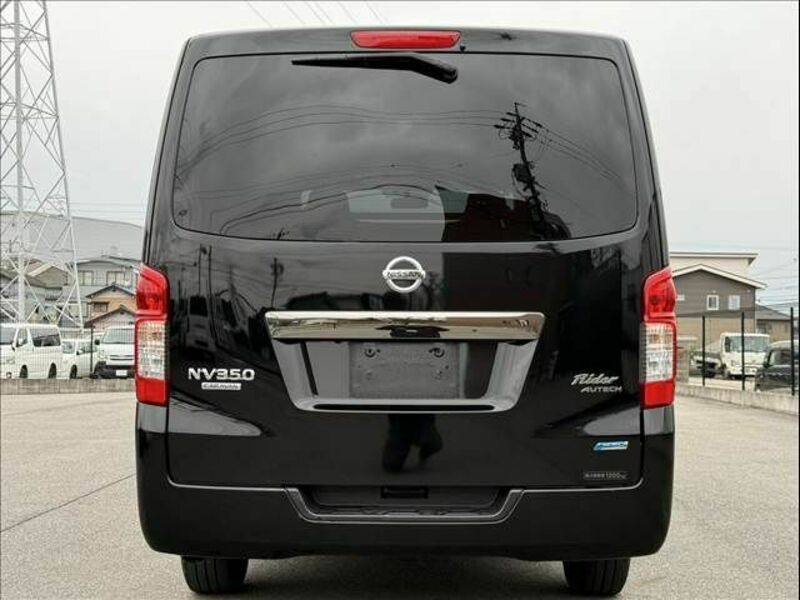 NV350 CARAVAN-2