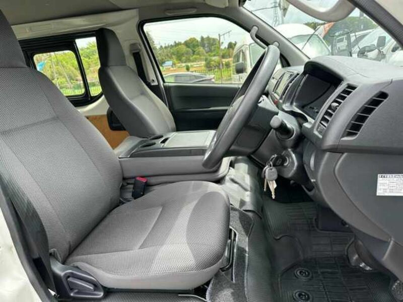 HIACE VAN-12