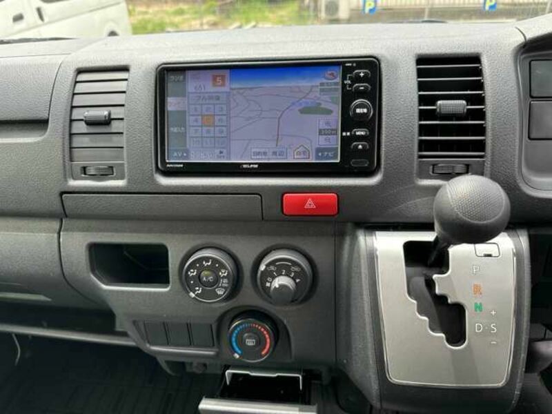 HIACE VAN-17