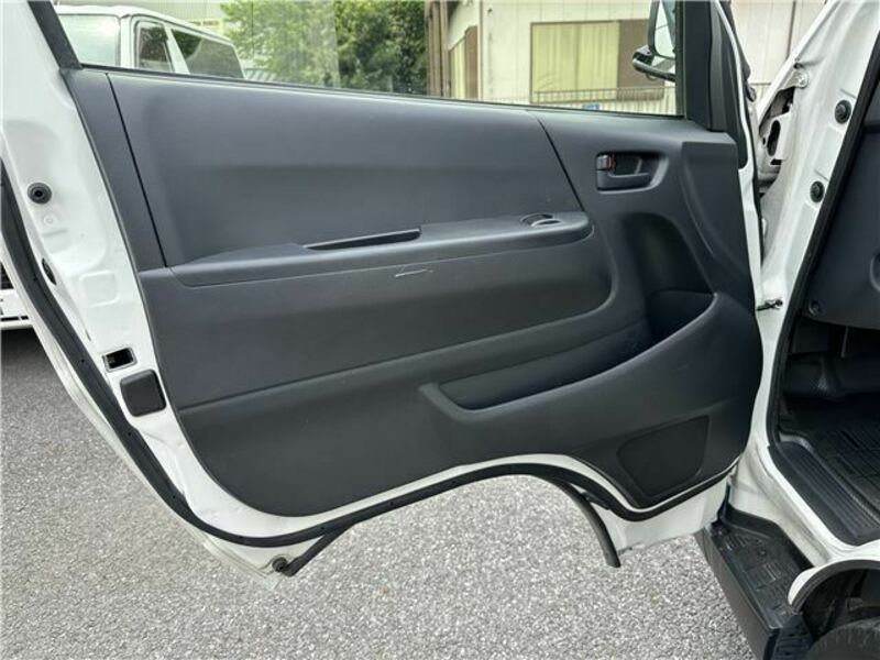 HIACE VAN-19