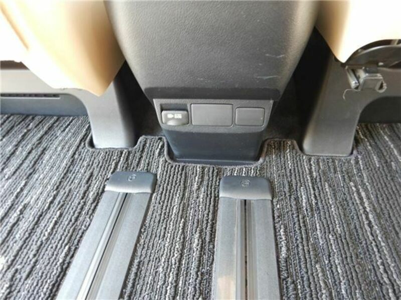 ALPHARD-19