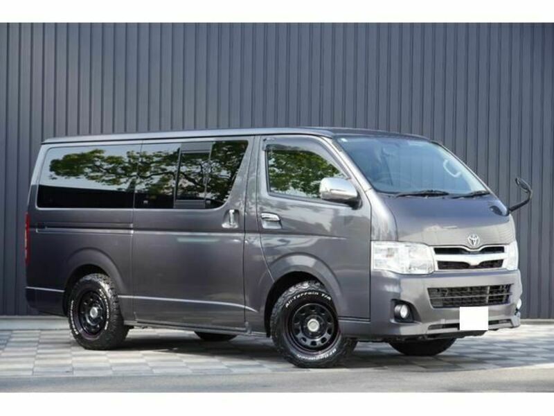 TOYOTA　HIACE VAN