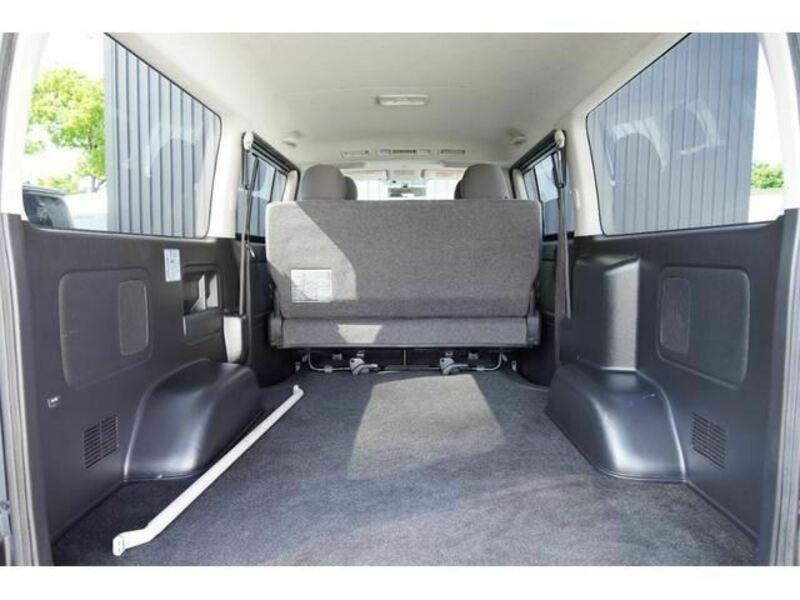 HIACE VAN-33