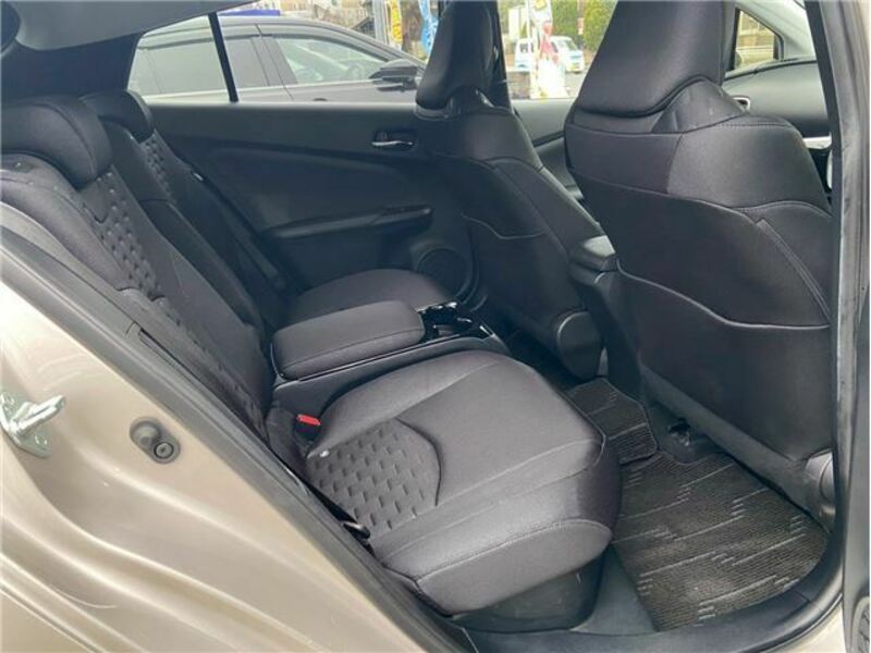 PRIUS PHV-6