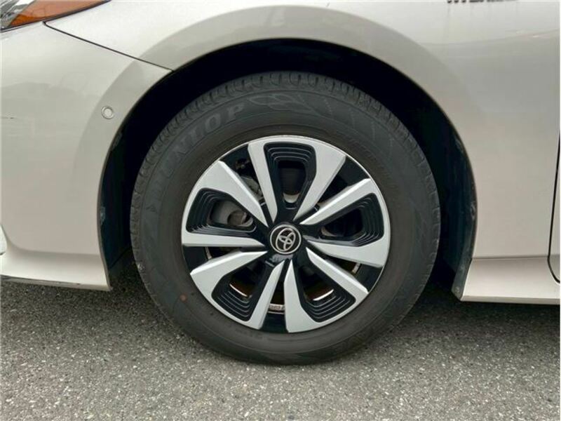 PRIUS PHV-23