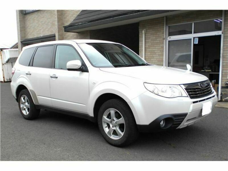 SUBARU　FORESTER