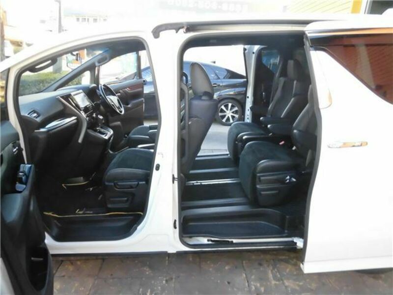 VELLFIRE-16
