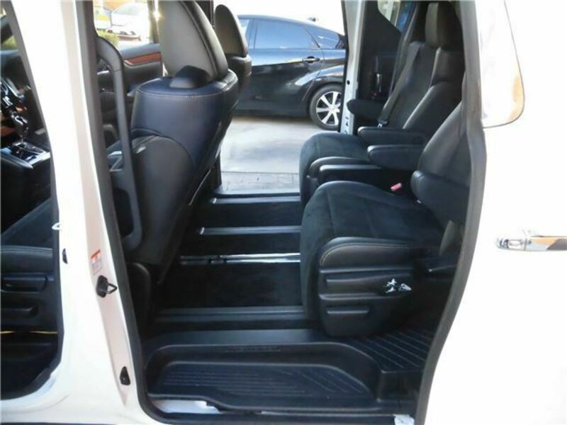 VELLFIRE-21