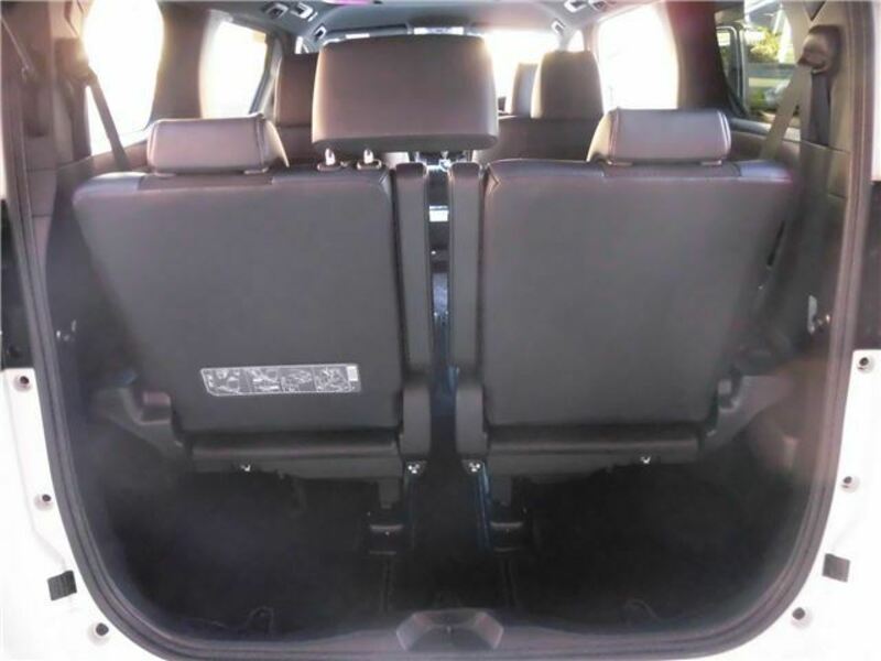 VELLFIRE-26