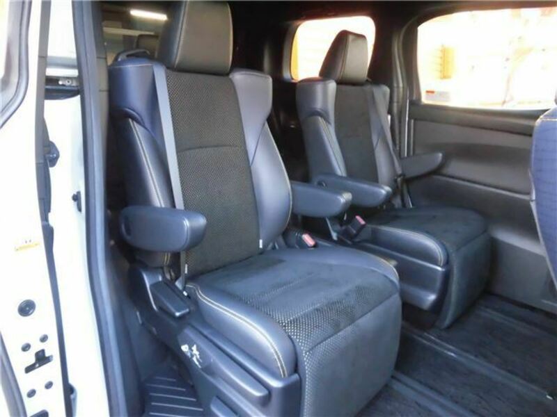 VELLFIRE-30